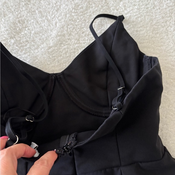 Elegant Black Women's Sleeveless Dress Size Small - Picture 3 of 12